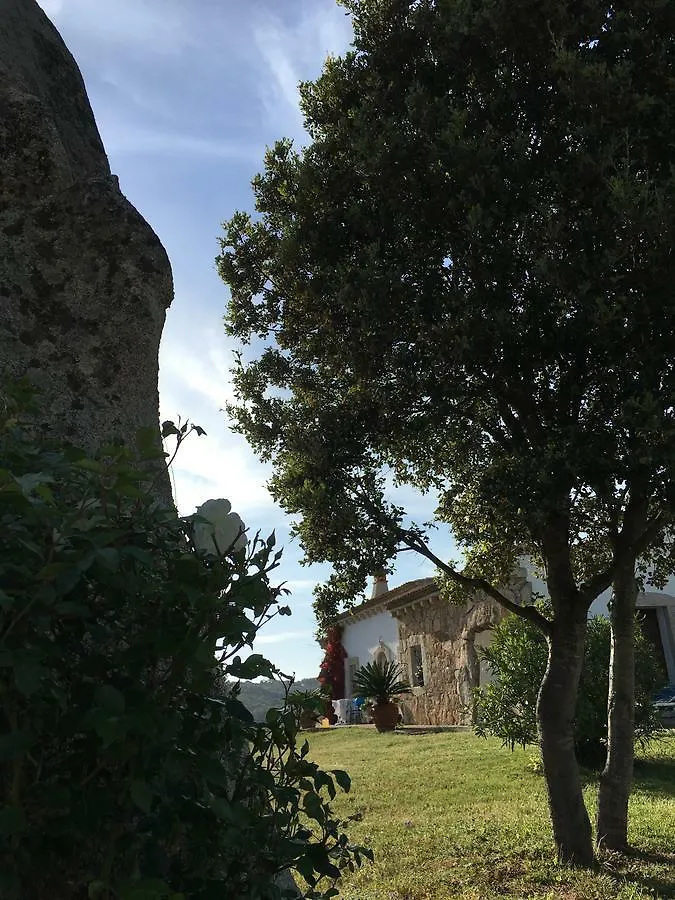 Panzió Lu Cuccumiau Country B&B Arzachena
